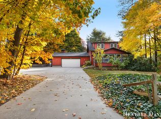 3340 N Lakeshore Dr, Holland, MI 49424