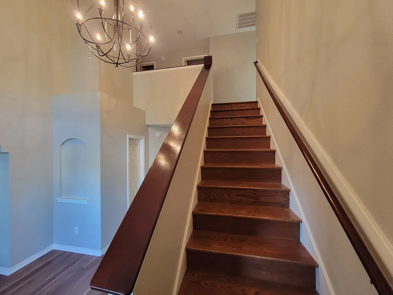 4 bed, 2.5 bath, 2642 sqft, $2,600 — Photo 3