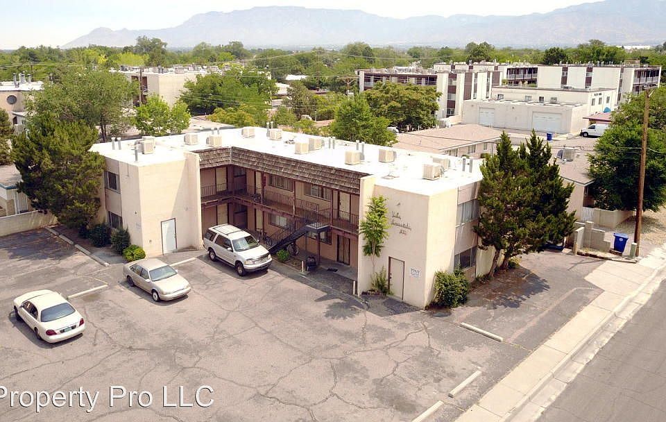 1st image of 300 La Veta Dr NE APT 01