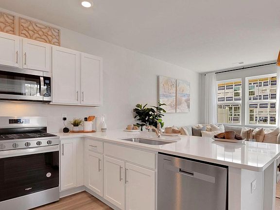 4th image of 242 Hermosa Dr