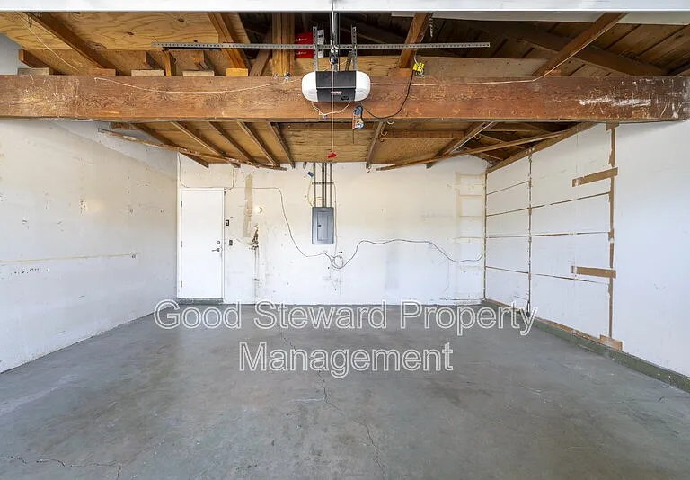 1219 N Van Buren St — Photo 4