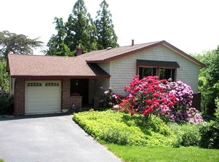 420 Falcon Rd, Audubon, PA 19403