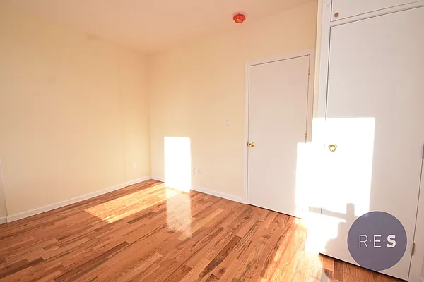 Rented by RES New York | media 29