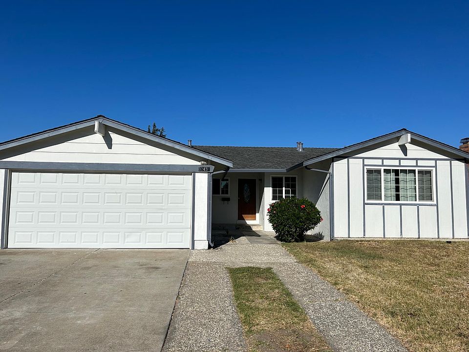 1st image of 32437 Darlene Way