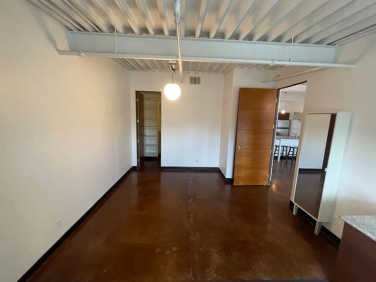 701 Shadow Ln — Photo 37
