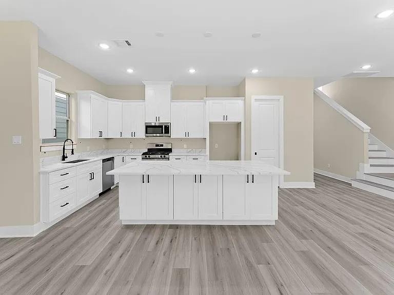 4946 Wunder Way — Photo 6