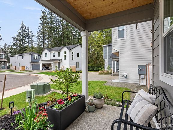 4th image of 6468 Halyard Circle SE