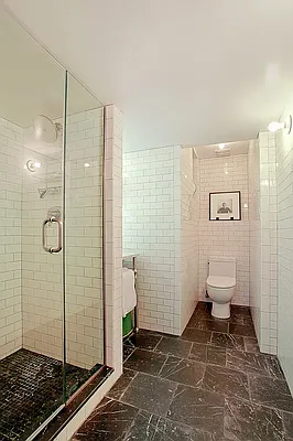 Bathroom, photo 1