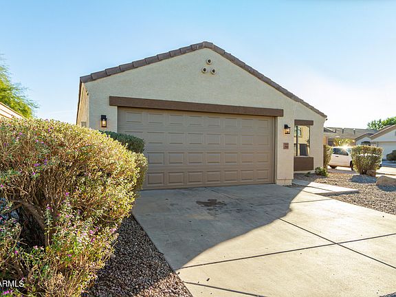 3rd image of 3141 W WAYLAND Drive