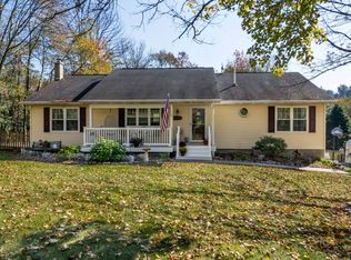 4 Countryside Rd, Columbia, NJ 07832