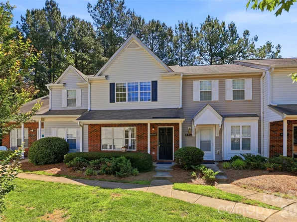 6720 Cypress Tree Ln, Charlotte, NC 28215
