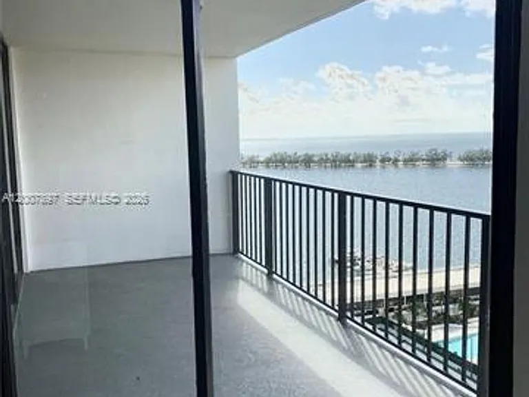 1901 Brickell Ave #B2007 — Photo 4