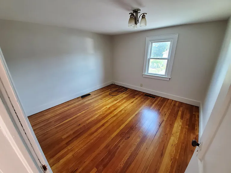 18 Albany Ave #2 — Photo 6