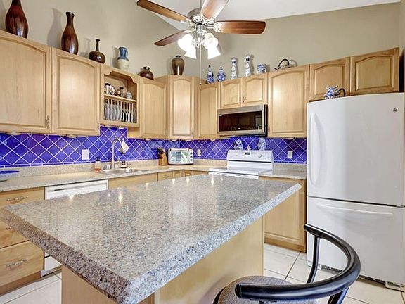 2nd image of 602 Lakewood Dr APT 14C