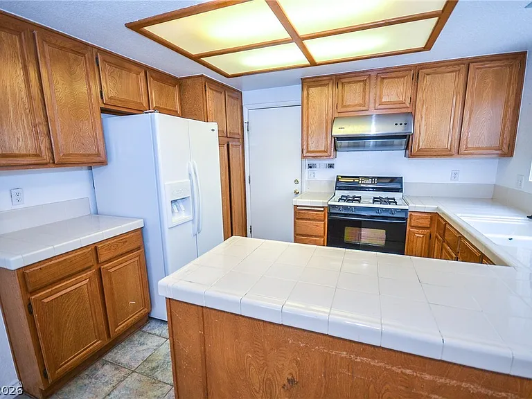 6762 Shelter Ln — Photo 10
