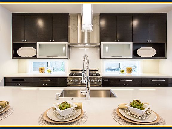 5th image of 1313 Market St Unit 7