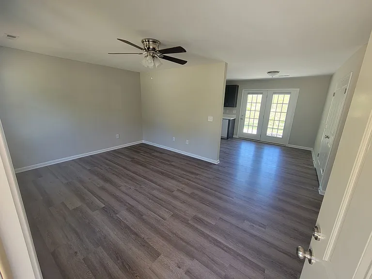 215 Eckerd St — Photo 3