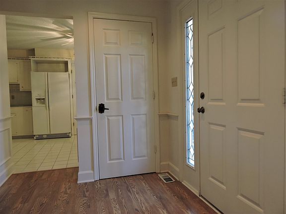 3rd image of 11531 Village Ln