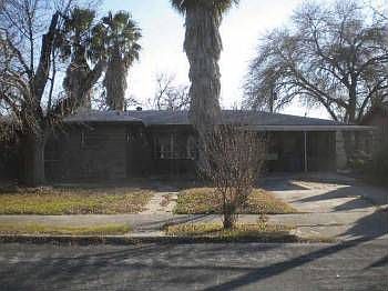 5th image of 4822 Lakewood Dr