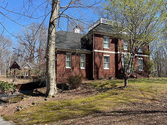 3rd image of 176 Stone Creek Ct
