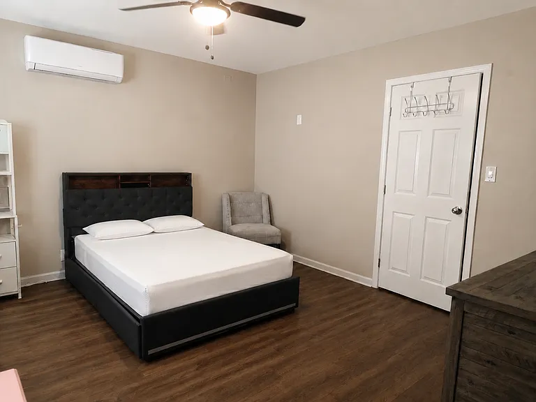 6101 Mohawk St — Photo 7