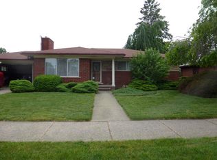 18914 Skyline St, Roseville, MI 48066