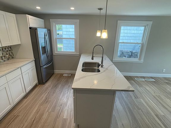 2nd image of 139 Mayville Ave #1