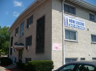 1213 N 34th Ave APT 15, Melrose Park, IL 60160