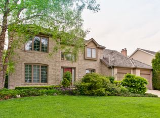 1513 Old Barn Cir, Libertyville, IL 60048
