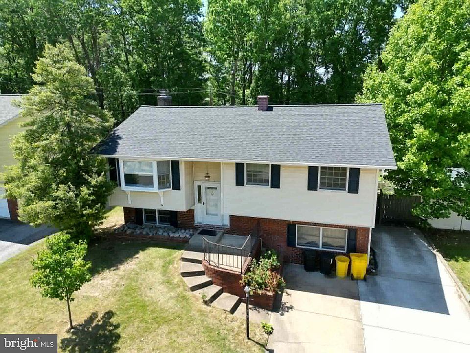 1st image of 536 Crestpark Dr
