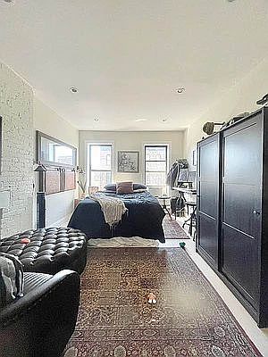 3rd image of 615 E 6th St #5D