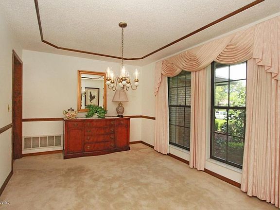 5th image of 812 Falkirk Ct