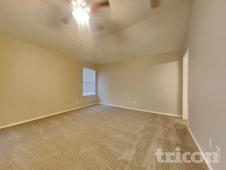 2705 Lynx Ln — Photo 7