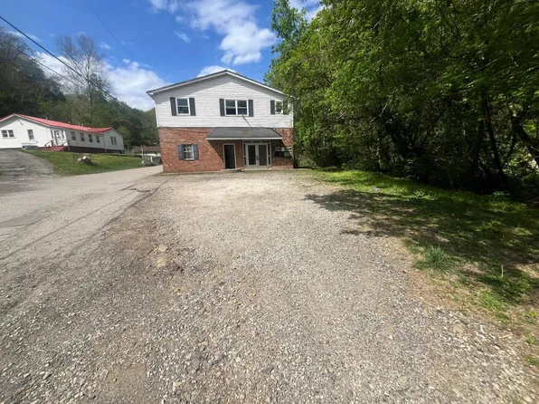 101 Mile Branch Rd, Cedar Grove, WV 25039