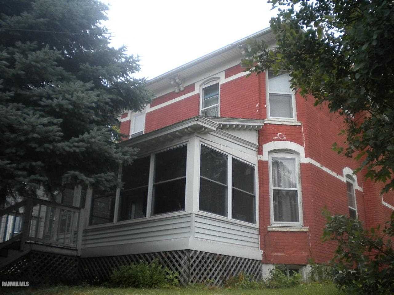 708 3rd St, Savanna, IL 61074 Zillow