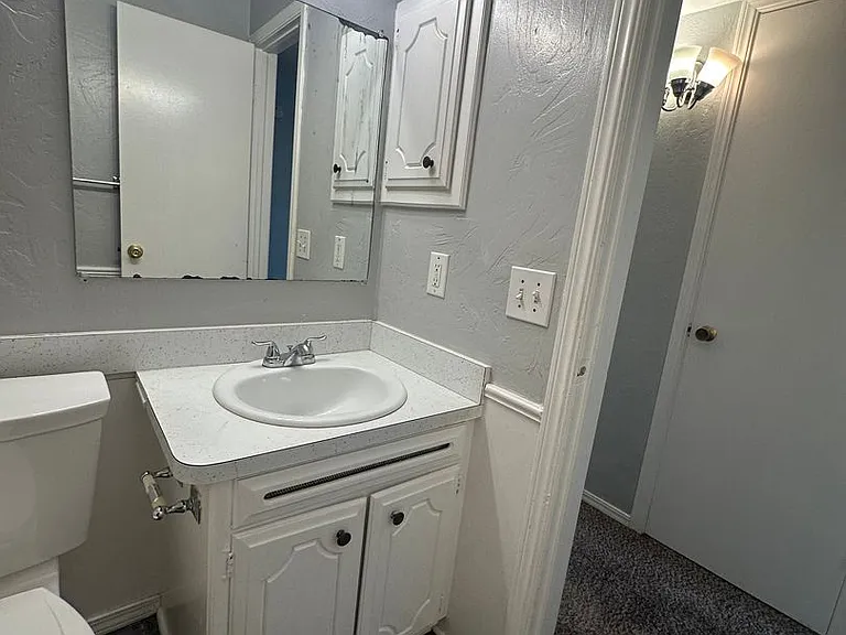 4844 Woodview Dr — Photo 25