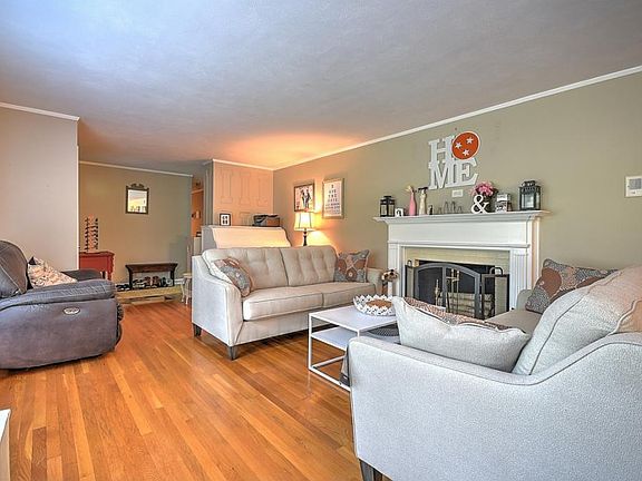 4th image of 1302 Woodland Ave