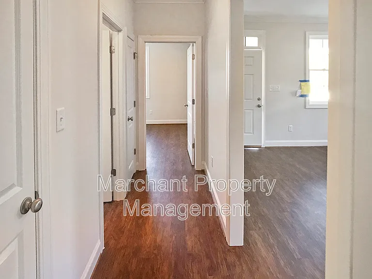 180 Floyd St — Photo 10