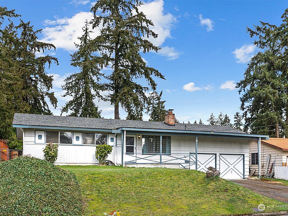 5th image of 2915 22nd St SE
