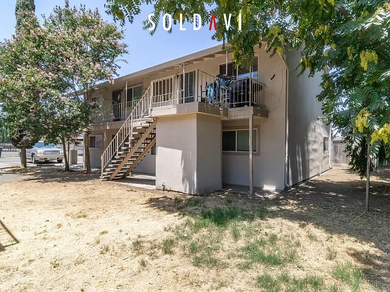 1976 Edwards Ave #1 — Photo 4