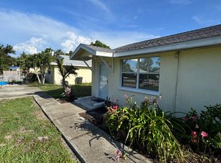 626 Yale St, Englewood, FL 34223