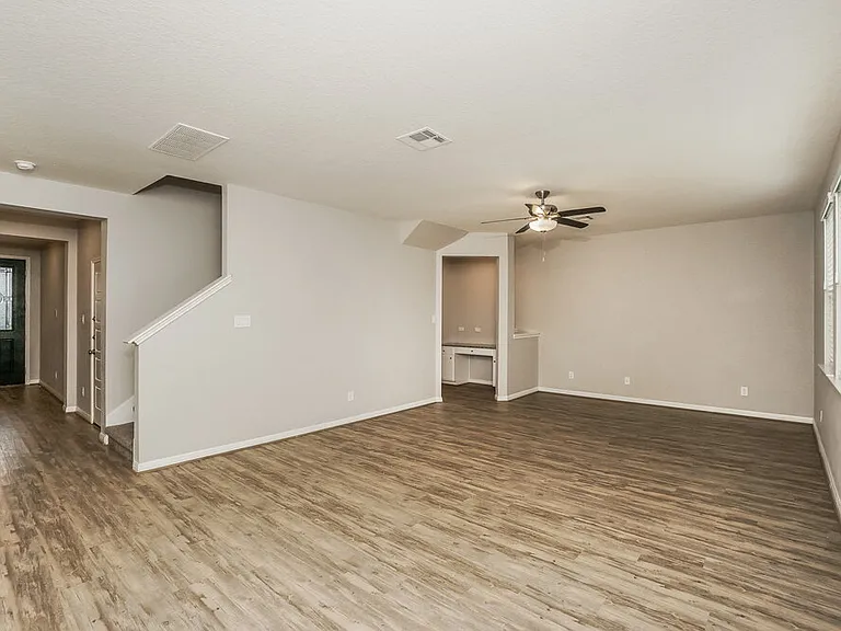 11655 Bakersfield Pass — Photo 5
