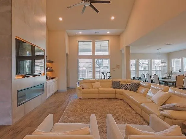 5823 Ash Valley Dr — Photo 15