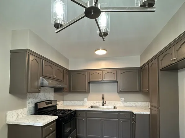 Kroeger, 405 S Kroeger St #B, Anaheim, CA 92805