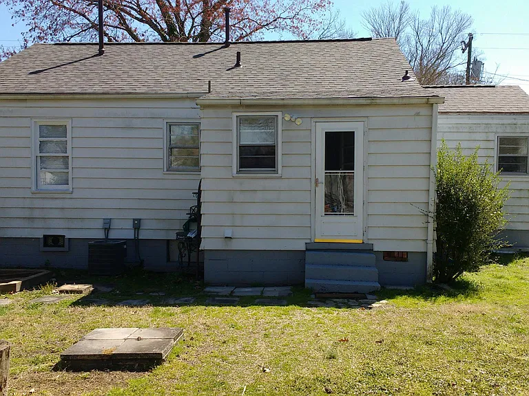 41 Dwight Rd — Photo 2