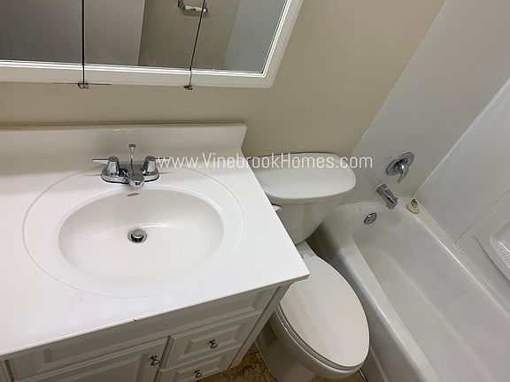 5th image of 12195 Rollingsford Dr