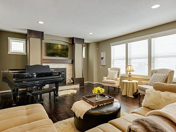 2nd image of 4820 Grandview Ct NE