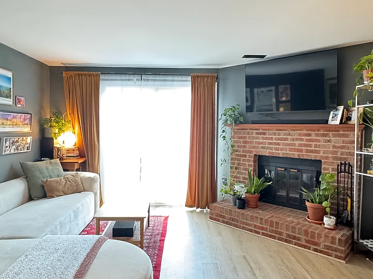 7713 Crown Crest Ct — Photo 3