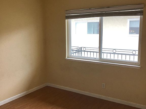 3rd image of 728 S 10th St APT 6