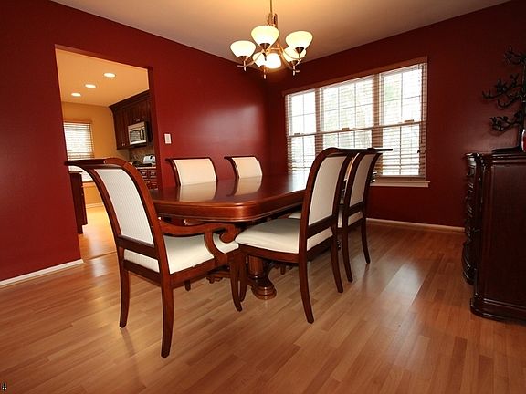 3rd image of 177 Driscoll Ct